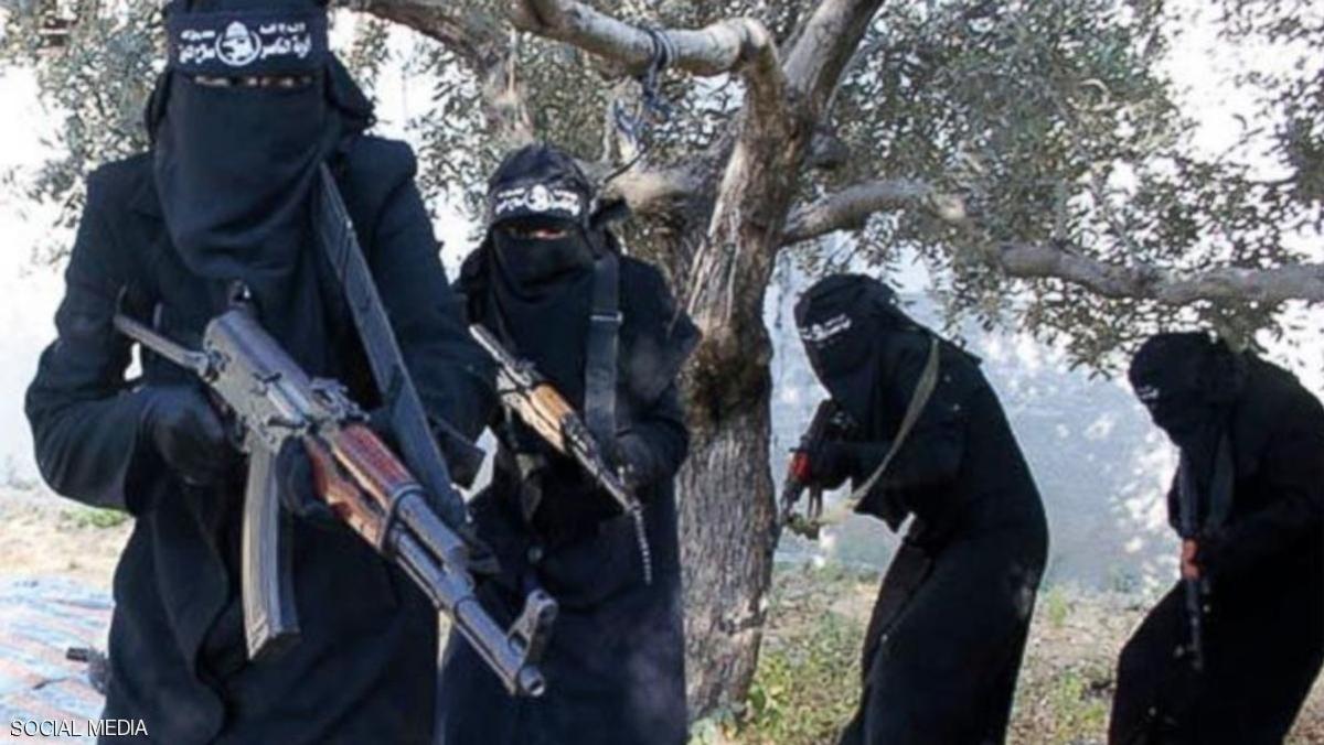 القوات العراقية تلقي القبض على 3 داعشيات وهذه مهنتهن..!