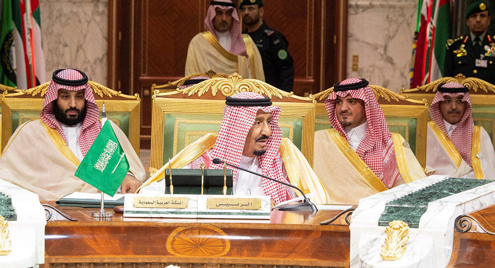 قبل ساعات من خطابه المرتقب ... البشير يتلقى رسالة من الملك سلمان وولي عهده