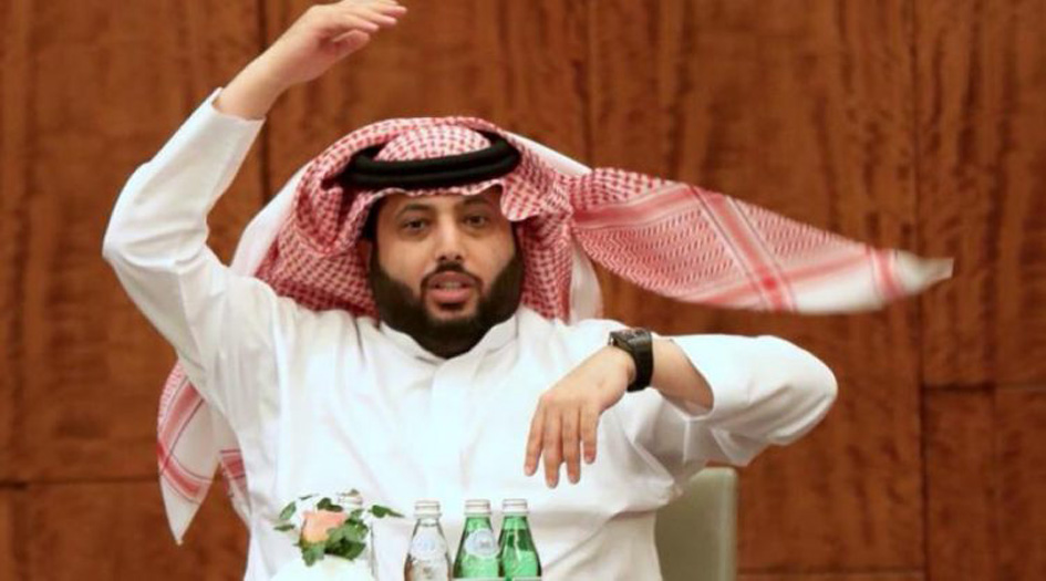 تركي آل الشيخ يشعل أزمة في مصر و 8 آلاف تعليق “سباب وشتائم”