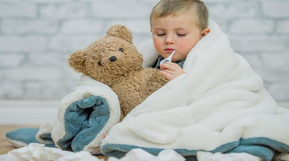 5 طرق لخفض درجة حرارة الطفل في المنزل