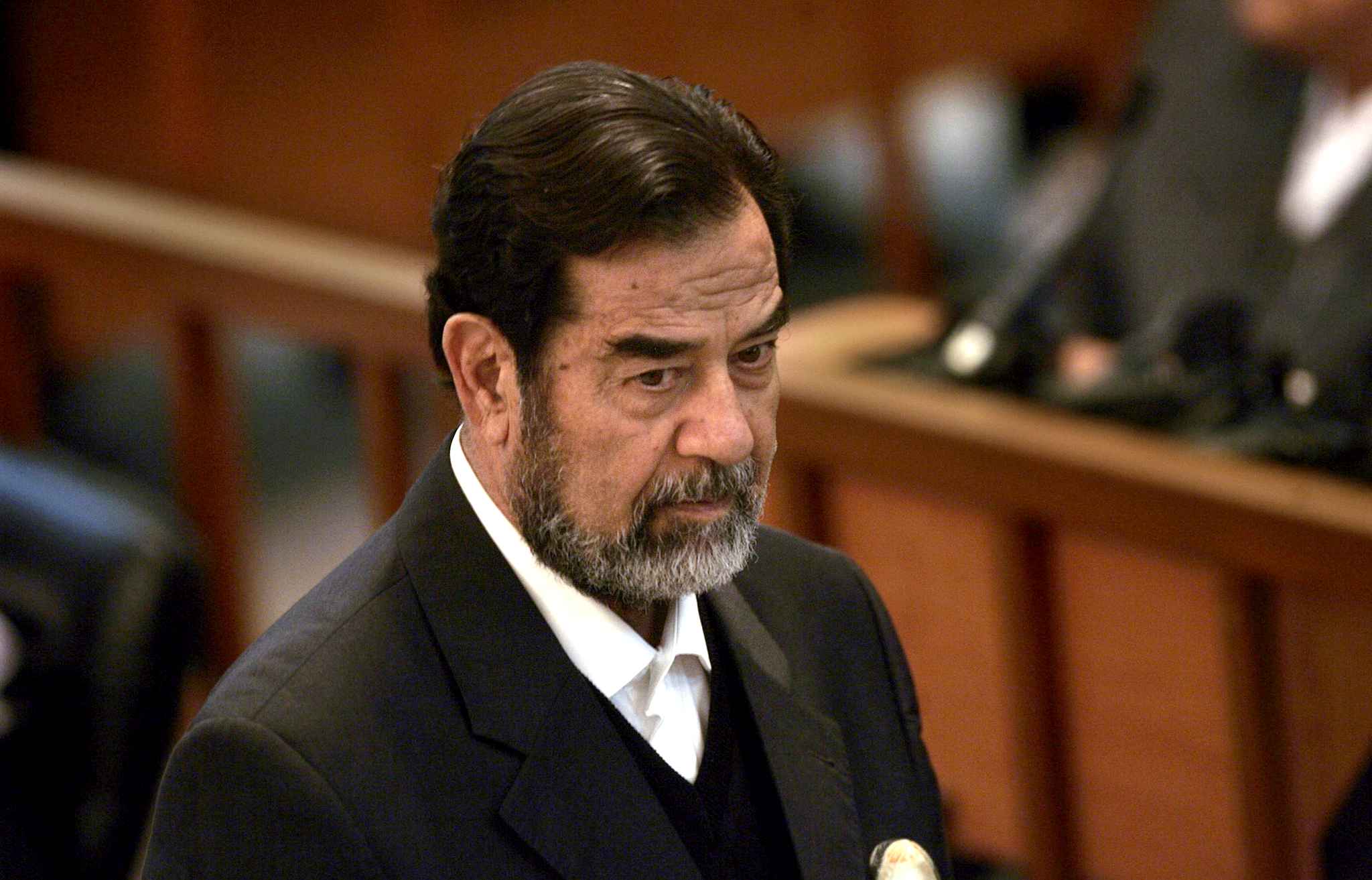 وثائق سرية خطيرة تكشف علاقة الاميركان بصدام والحرب على ايران 