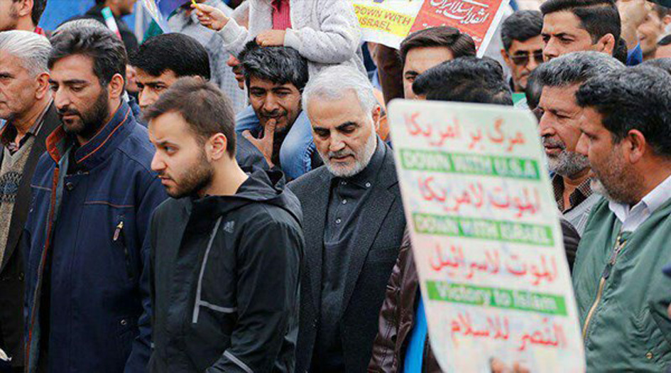 قاسم سليماني يشارك في مسيرات انتصار الثورة