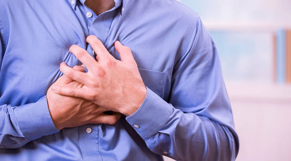 تشعر بنغزات في القلب؟.. إليك الأسباب وطرق العلاج