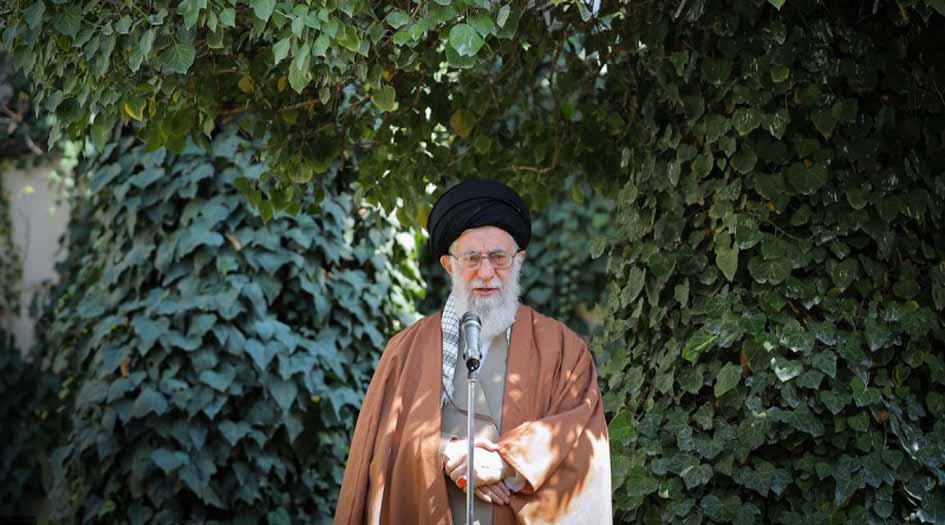 كلمة الإمام الخامنئي بعد زراعة شتلتي فاكهة في اليوم الوطني للتشجير