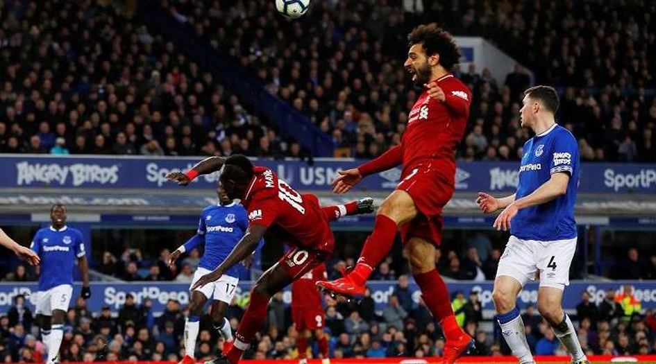 ماني يهزم محمد صلاح ويحطم رقم أسطورة ليفربول