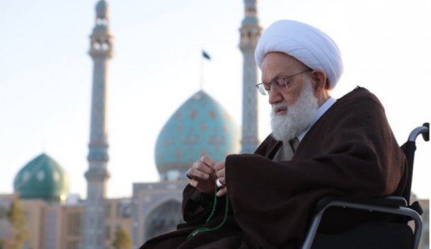 الشيخ قاسم يزور مسجد جمكران في قم المقدسة
