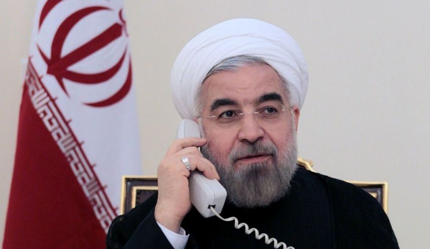 الرئيس روحاني يهنئ قائد الثورة بحلول العام الجديد