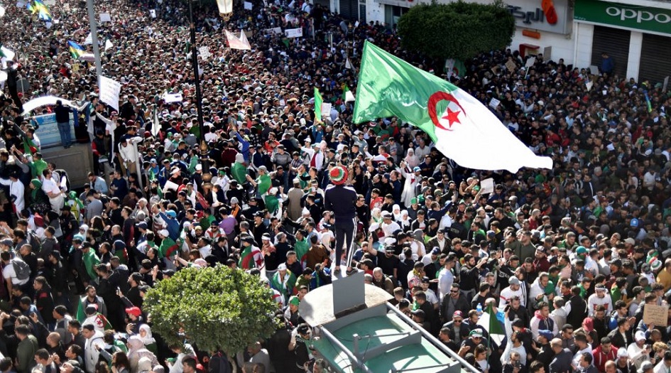 مظاهرات الجمعة الخامسة ضد بوتفليقة + صور