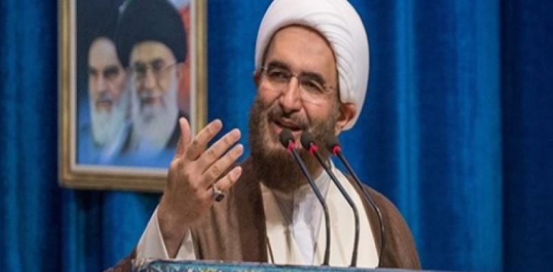 خطيب جمعة طهران يؤكد على مكافحة الفساد الاقتصادي في البلاد