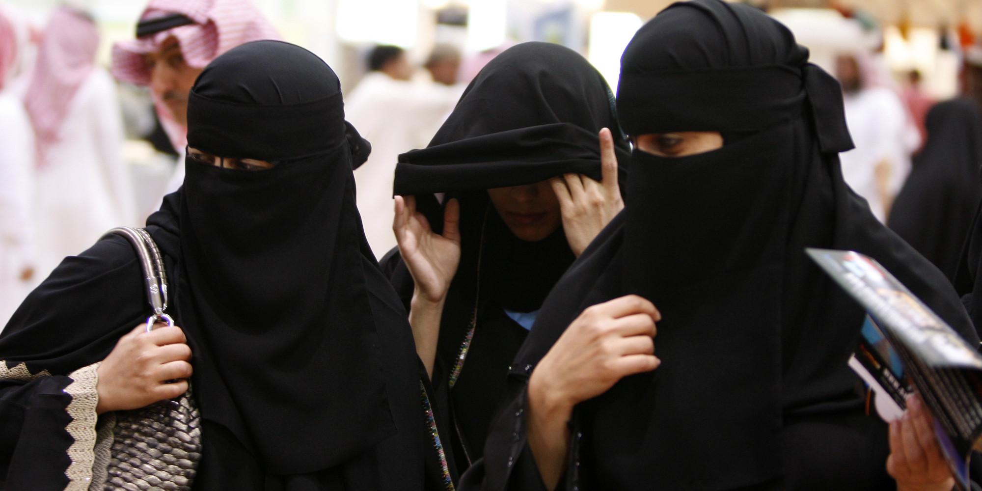 بعد وسم "قطر تحرض السعوديات على الهروب" الجزيرة تحذف فيديو