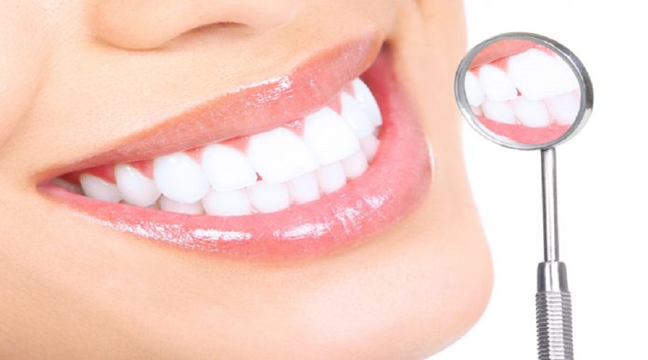 عادات خاطئة تدمر أسنانك