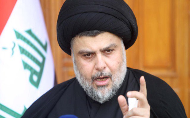 مقتدى الصدر يوجه رسالة هامة الى انصاره بعد تركه صلاة الجمعة