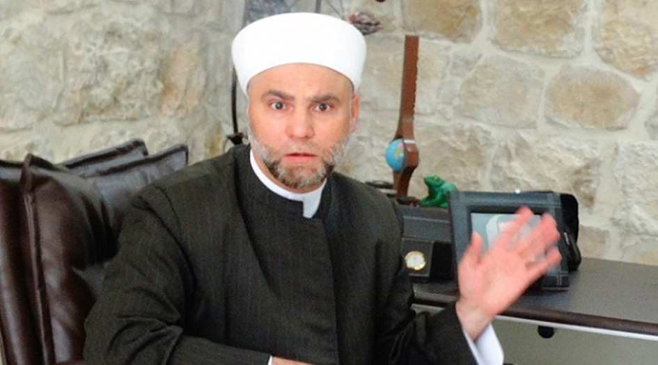 إقالة مأمون رحمة خطيب الجامع الأموي بدمشق