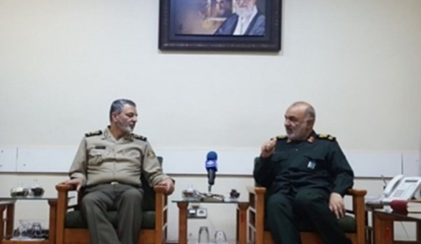 اللواء سلامي: الجيش والحرس يعملان جنبا الى جنب لتحقيق هدف واحد