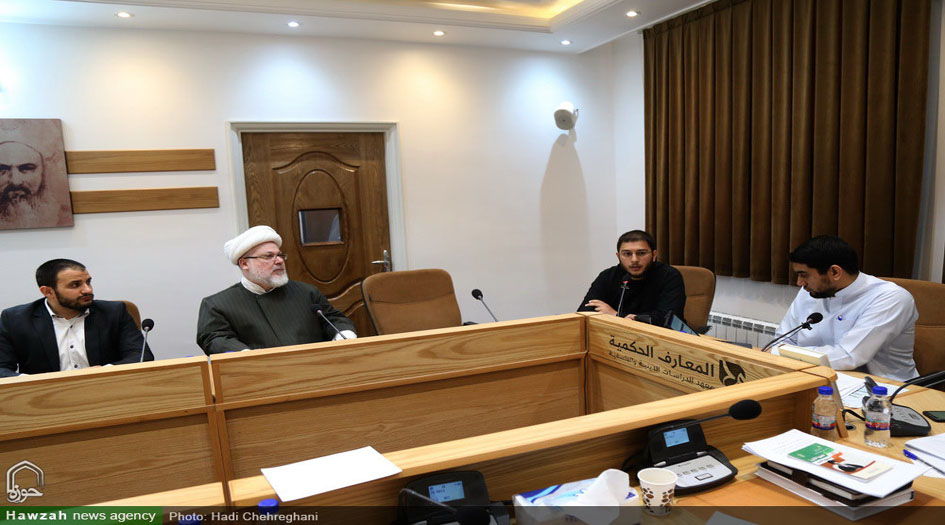 إقامة ندوة بحثية حوارية حول بيان الخطوة الثانية للثورة الإسلامية في قم المقدسة 