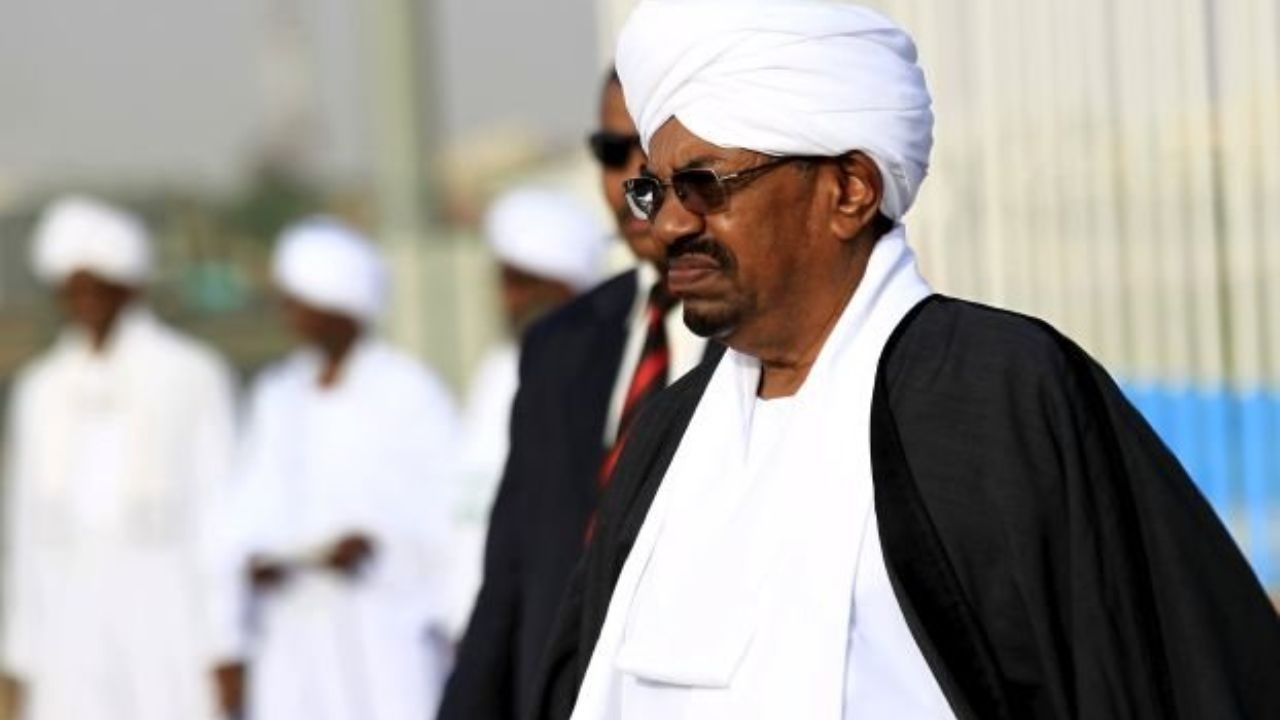 البشير يردد هذه الكلمات في سجنه