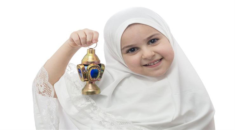 نصائح بسيطة لتعويد طفلك على الصوم