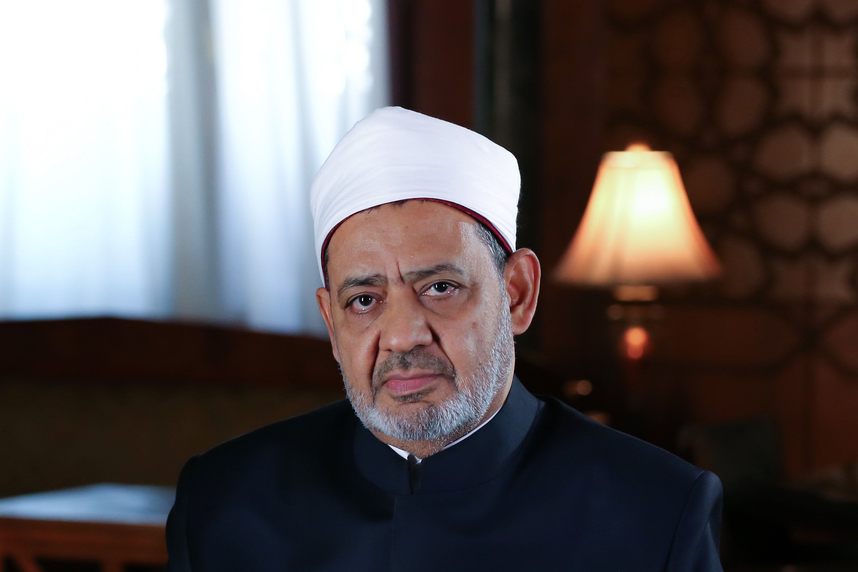 شيخ الأزهر يفتي حول حرية المرأة في الخروج من منزل زوجها