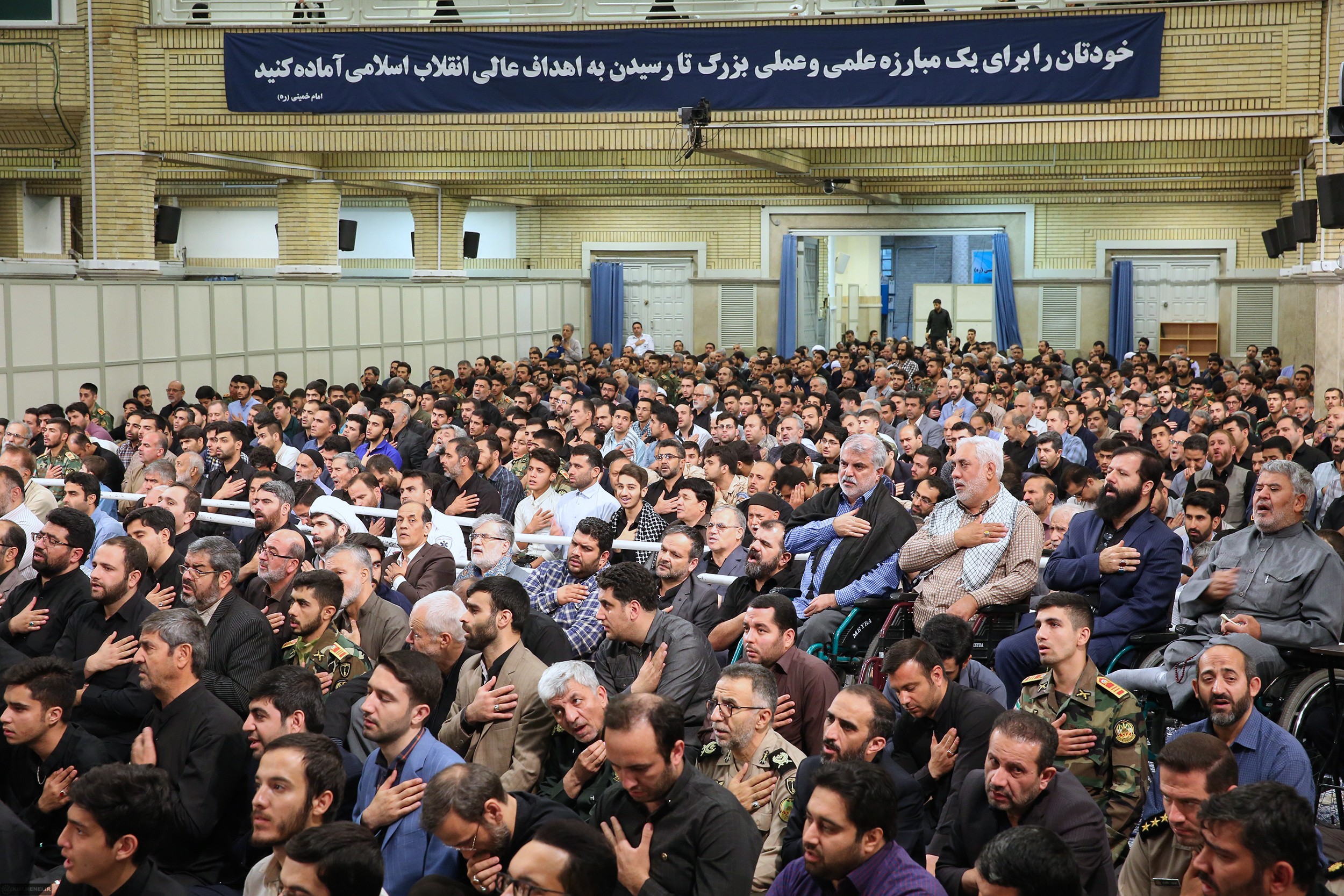 مراسم عزاء أمير المؤمنين عليه السلام بحضور الإمام الخامنئي