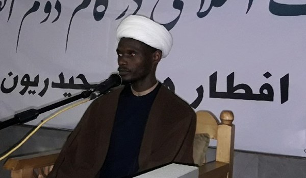 عالم دين نيجيري: ايران علمتنا الجهاد والانسانية