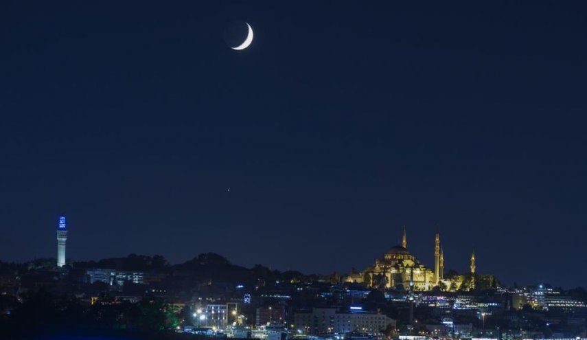 جدل كبير في هذه الدولة العربية بشأن موعد عيد الفطر!