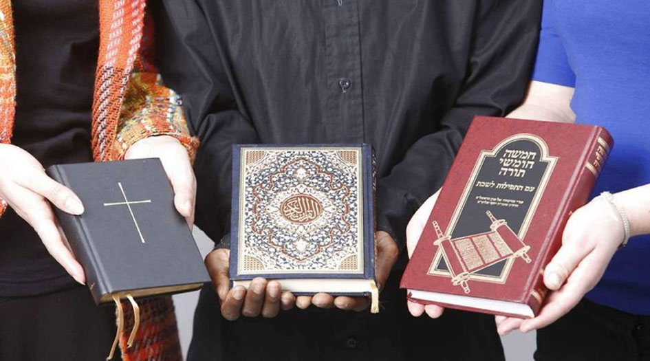 بوتين يوصي الأطفال بقراءة الكتاب المقدس والقرآن والتوراة