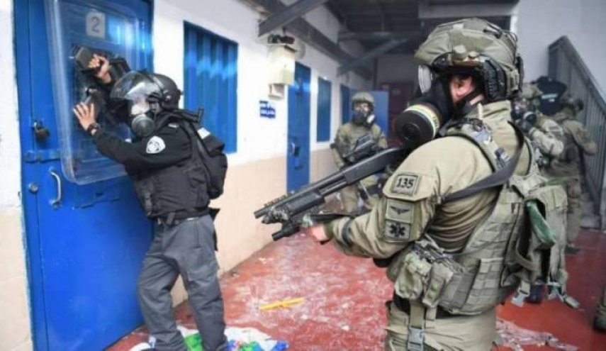 تقارير جديدة تشكف شهادات قاسية عن التعذيب في السجون الإحتلال