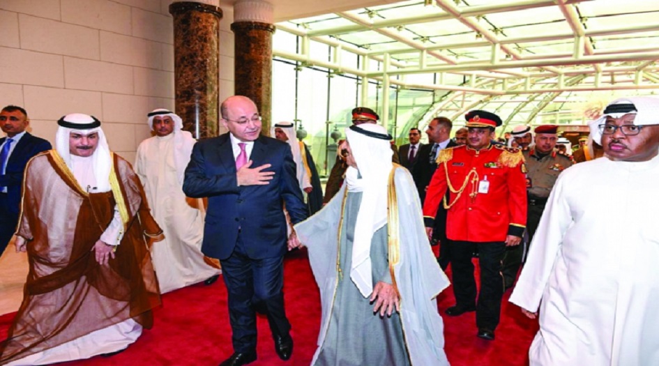 امير الكويت يصل بغداد