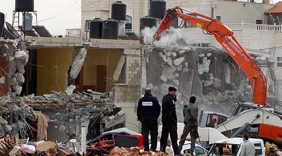قوات الاحتلال تشرع بهدم 100شقة بحي وادي الحمص في القدس المحتلة 