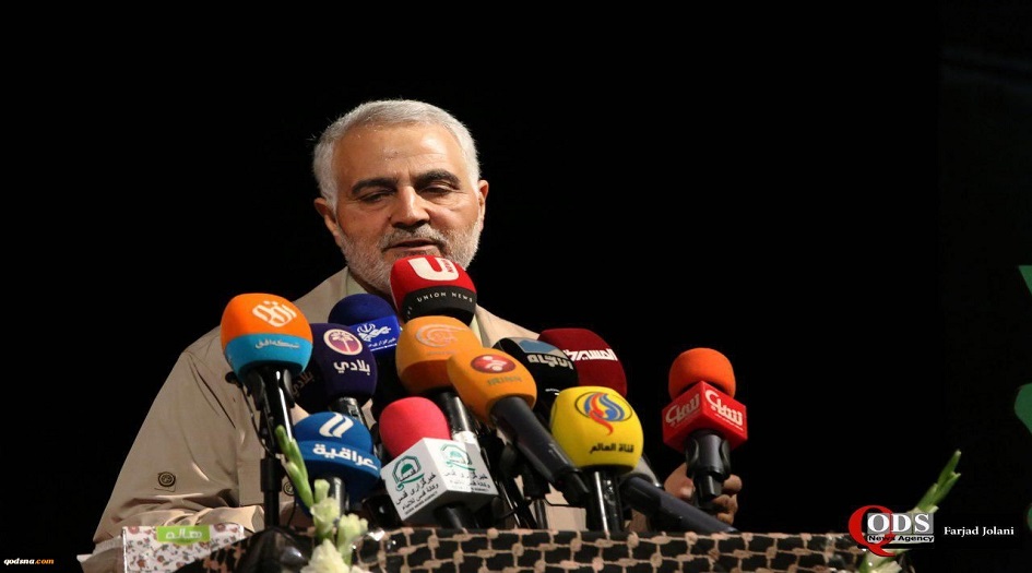 اللواء سليماني: قائد الثورة الاسلامية عبر بالبلاد من العواصف العاتية