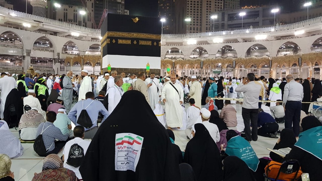 زائريار ، راهنما و مسيرياب همراه زائران در طول حج