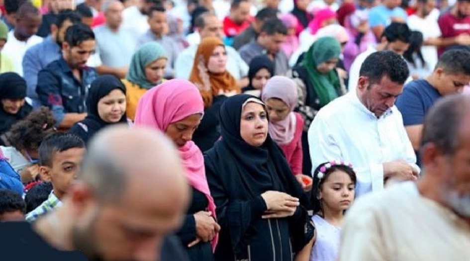 صلاة عيد مختلطة في مصر تثير جدلا! + صور
