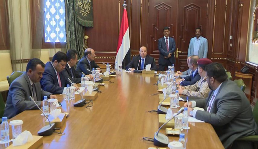 حكومة هادي تهاجم الامارات وتحملها مسؤولية انقلاب عدن