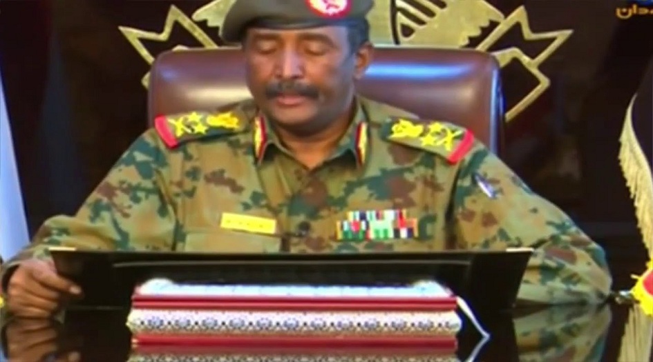 البرهان يؤدي اليمين رئيسا لمجلس السيادة في السودان