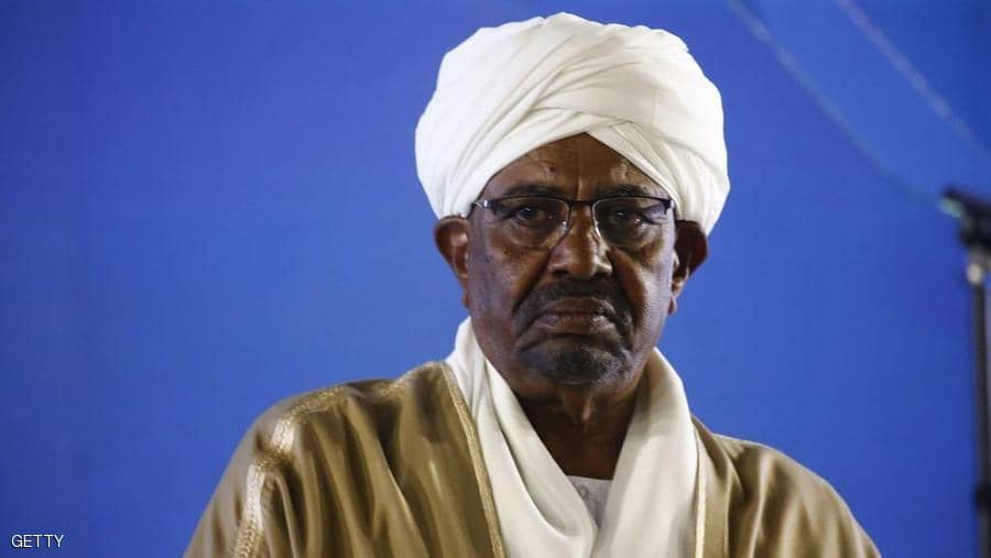 عمر البشير يفجر مفاجأة بشأن ما منحه محمد بن سلمان