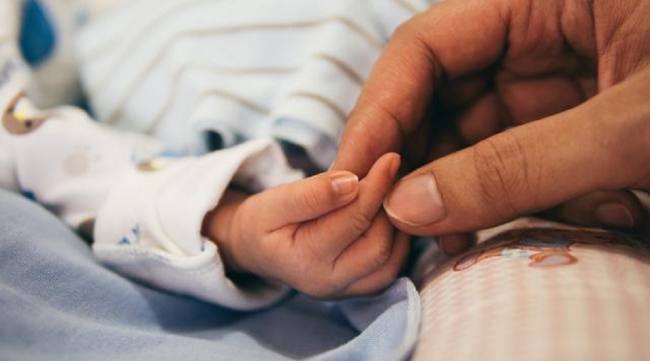 معجزة الهية .. فتاة تضع مولودها وهي في حالة غيبوبة +الصور