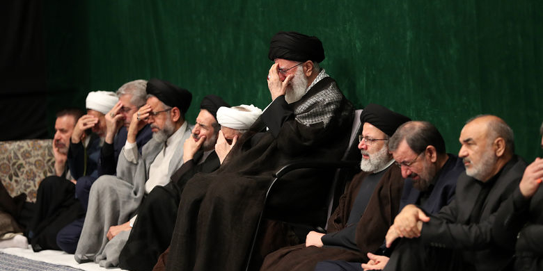 إحياء الليلة الاولى للعزاء الحسيني بحضور قائد الثورة