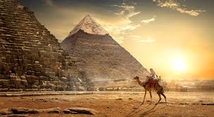 شاهد بالصور..الكاهن المصري" المسروق يعود للقاهرة