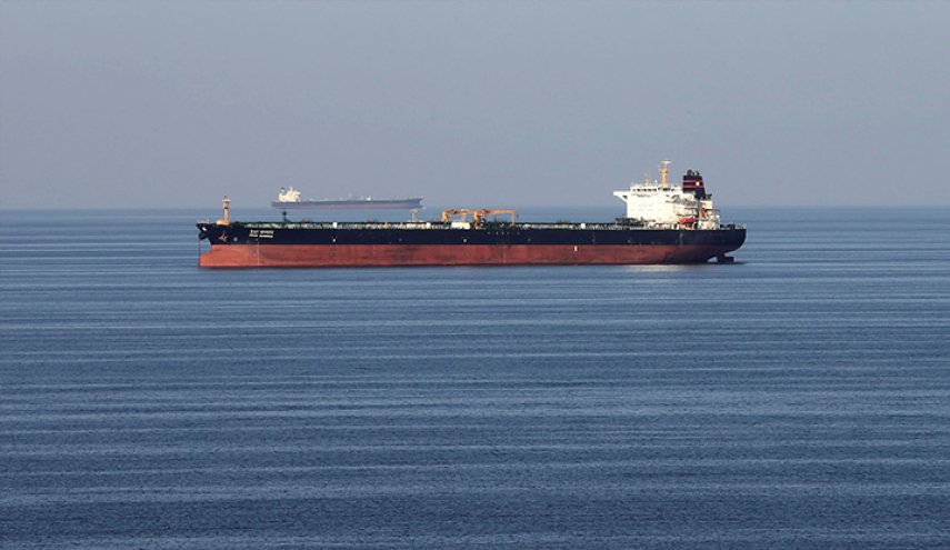 شركة النفط: لاحرائق في ناقلة النفط الايرانية وتم ايقاف التسرب منها