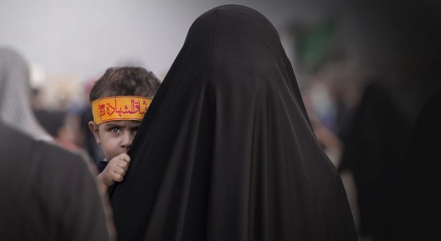 درخواست شنيدني دختري كه براي يازدهمين بار به زيارت امام حسين (ع) رفته بود + فيلم