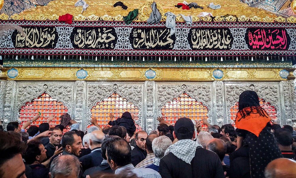 زائران اربعين در بارگاه امامين عسكريين(ع) + تصاوير