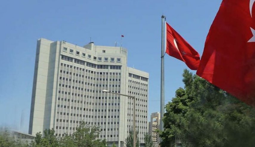 الدفاع التركية تصدر بيانا بشأن أسرى الجيش السوري