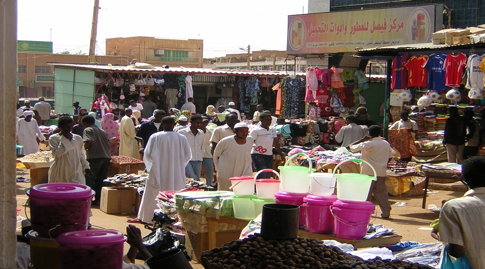 السودان يكشف عن خطة لرفع الأجور واستعادة الأموال المهربة