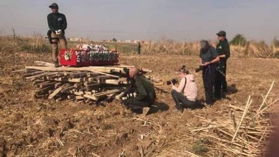 بالصور.."قسد" تحرق جثة أحد مقاتليها الأجانب.. هذه قصته