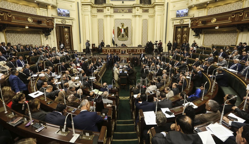 بعد قرار السيسي... دعوة طارئة لانعقاد البرلمان المصري
