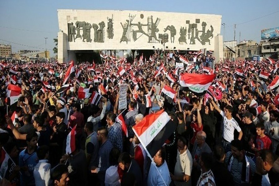 بالصور.. تفكيك 3 صواريخ كاتيوشا كانت موجهة لبغداد في ذروة التظاهرات
