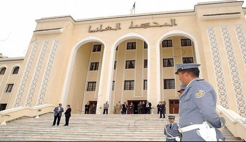 الجزائر.. النطق بالحكم في قضية فساد رئيسي وزراء سابقين الثلاثاء