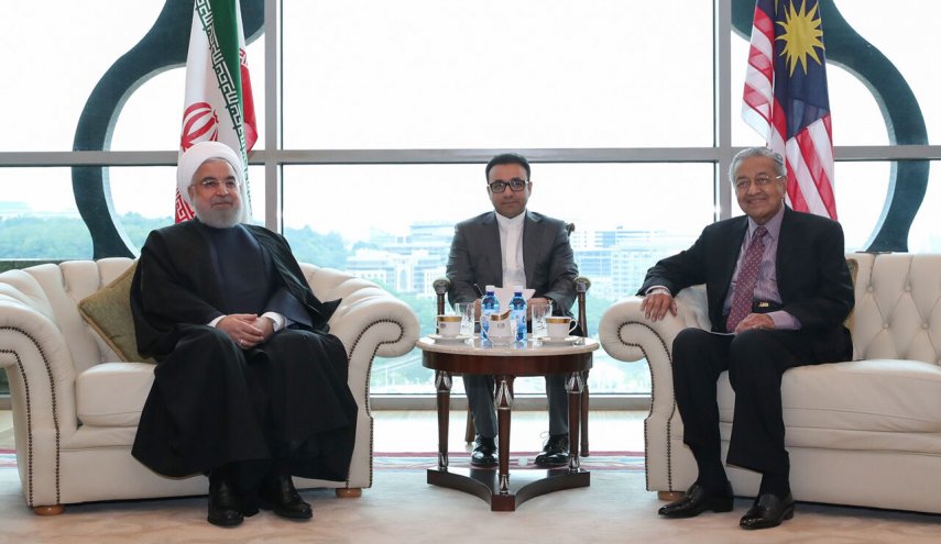 روحاني: الكثير من مشاكل المسلمين سببها التدخلات الأميركية