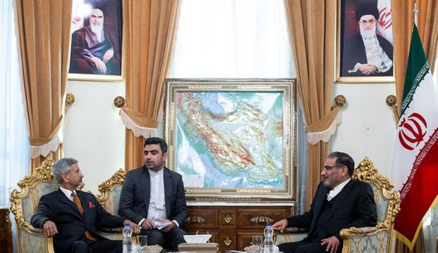 ما هي أداة أمريكا ضد الدول المستقلة؟ .. شمخاني يجيب