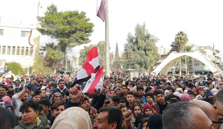 عشائر الحسكة تطالب الاحتلال الأمريكي بمغادرة سوريا فورا 